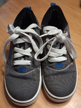 Heelys Size 2 Youth Gray Canvas Lace-Up Sneakers with Wheels